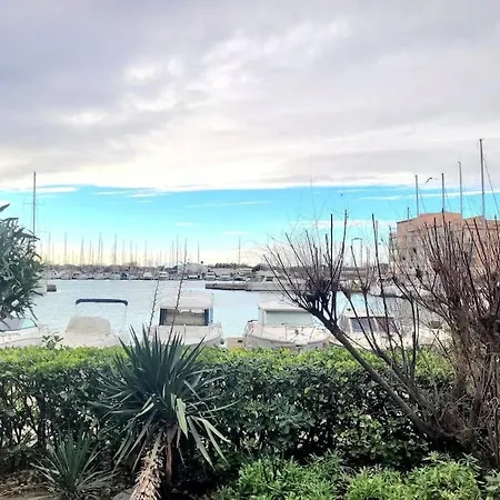 Apartment Bel Sur Le Port Avec Jardin Agde
