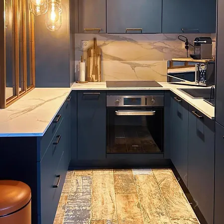 Bel Sur Le Port Avec Jardin