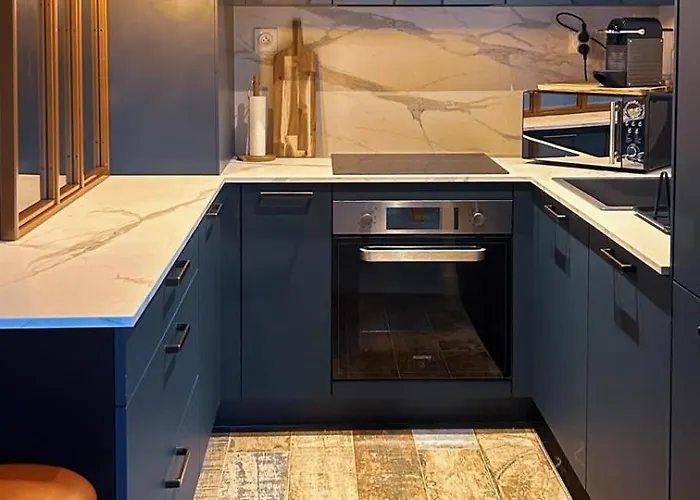 Bel Sur Le Port Avec Jardin